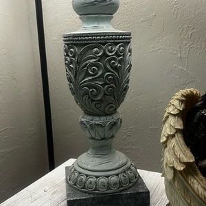 Like New!! Set of 2 Rustic Distressed Farmhouse Style Lamps